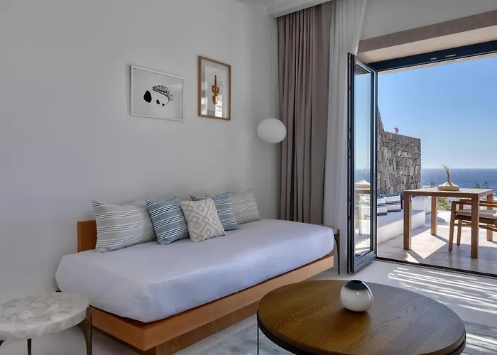 Sandblu Santorini, Lxr & Station touristique Kamári