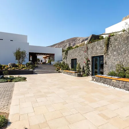 Sandblu Santorini, Lxr & 5* Kamári