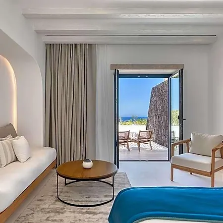 Sandblu Santorini, Lxr & 5* Kamári