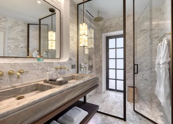 Sandblu Santorini, Lxr & Resort Kamári