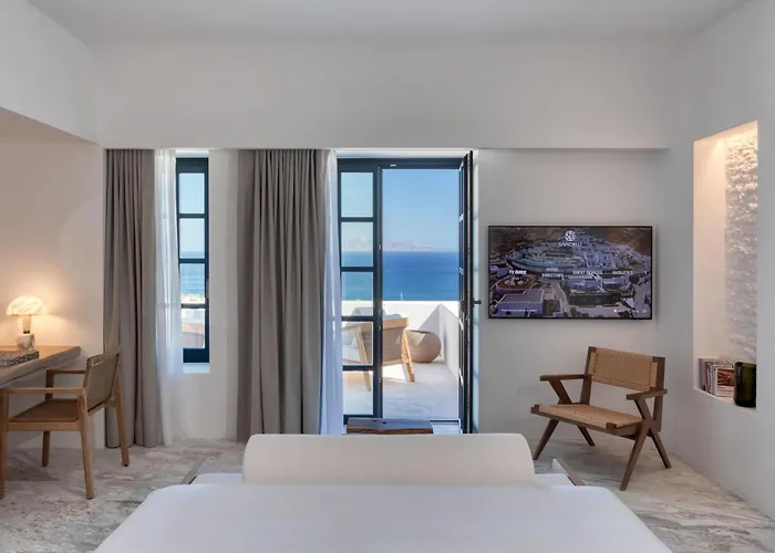 Sandblu Santorini, Lxr & 5* Kamári