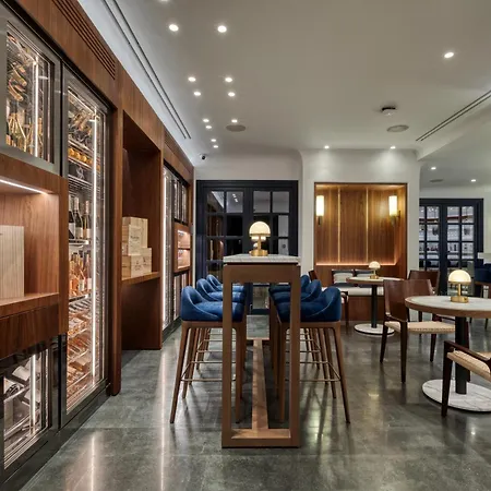 Sandblu Santorini, Lxr & リゾート Kamári