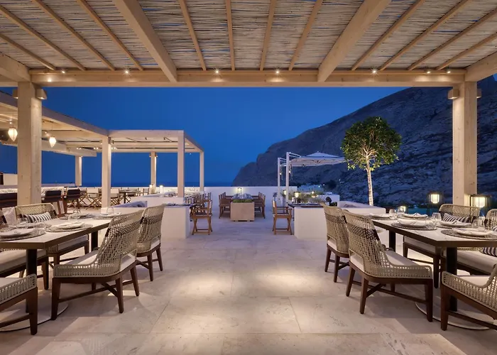 Sandblu Santorini, Lxr & Resort Kamári