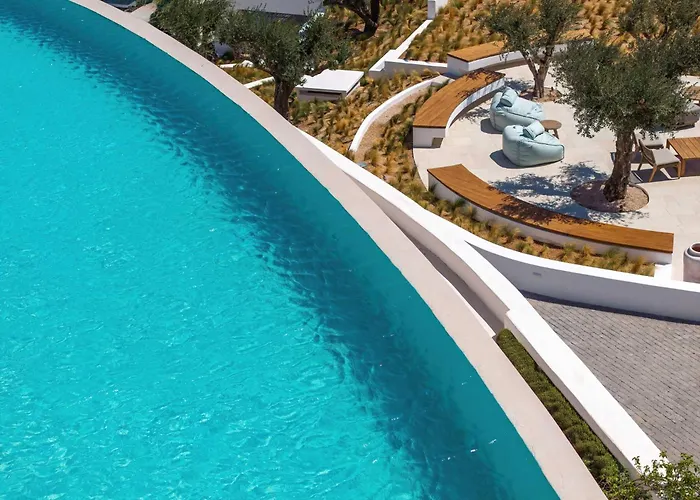 Sandblu Santorini, Lxr & Resort Kamári