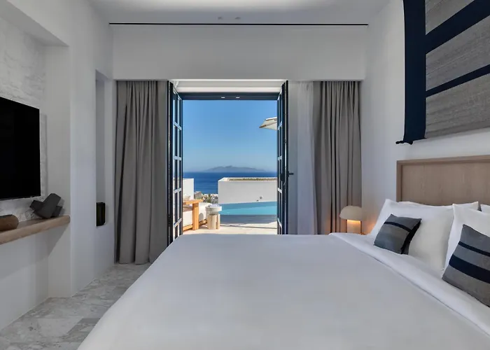 Sandblu Santorini, Lxr & Resort Kamári