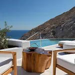 Sandblu Santorini, Lxr & Kamari (Santorini)