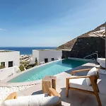 Sandblu Santorini, Lxr & 5* Kamari (Santorini)