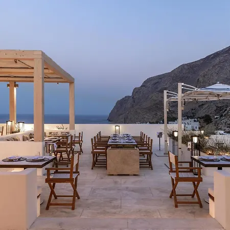 Sandblu Santorini, Lxr & Rezort Kamári