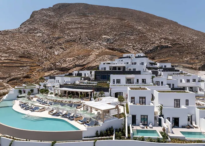 Курортный комплекс Sandblu Santorini, Lxr & 5*